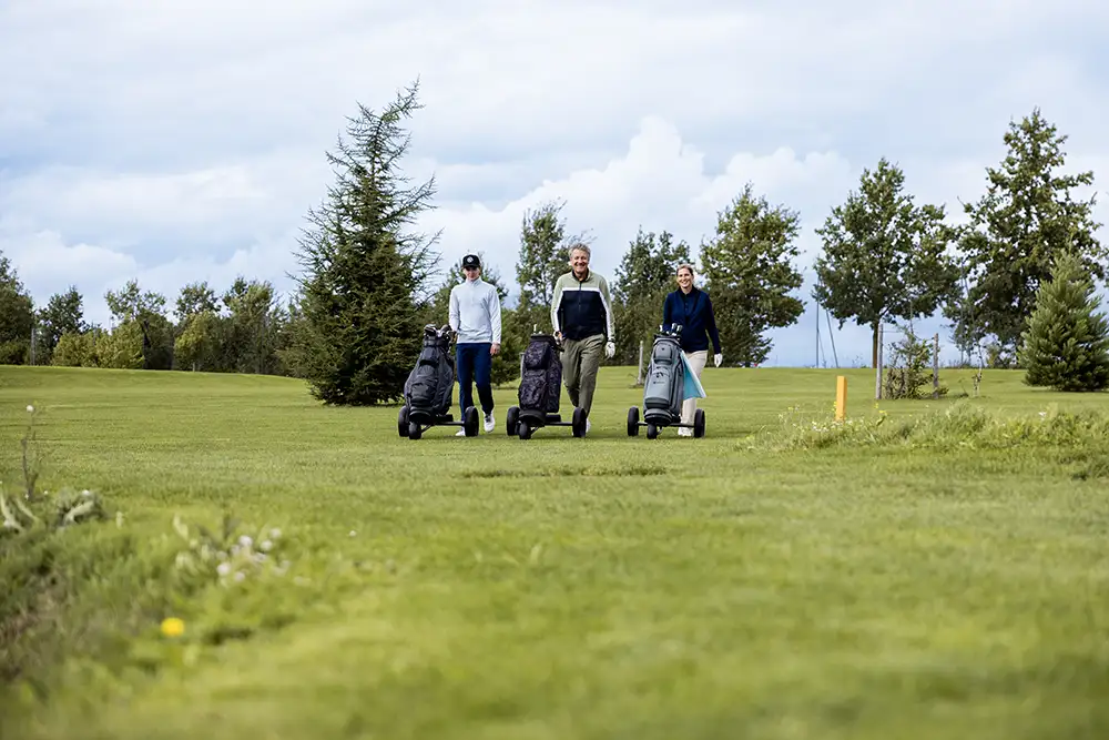 GolfQuant Titan Caddys auf dem Golfplatz